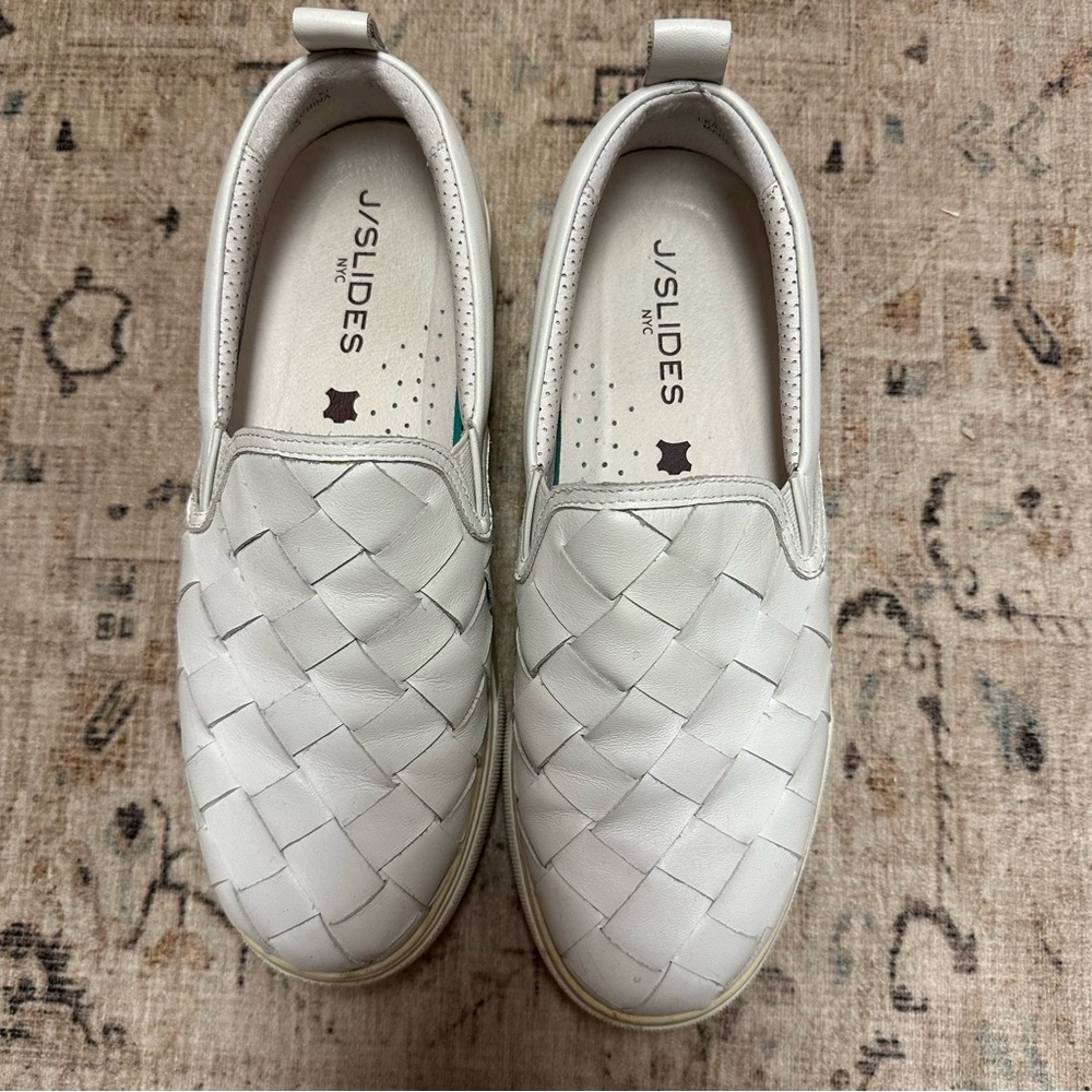 J/SLIDES NYC White Woven Flats